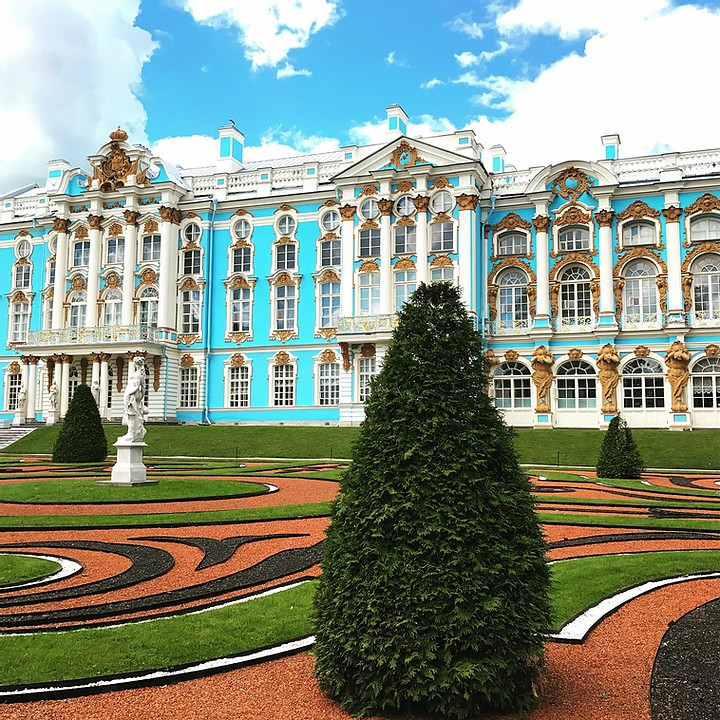 Walking Tour of Catherine Palace near St. Petersburg